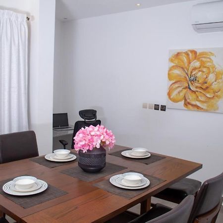 Luxury Suites Chester One Dakar Bagian luar foto