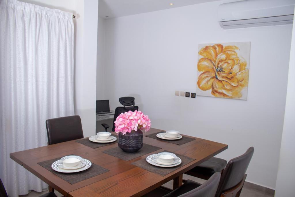 Luxury Suites Chester One Dakar Bagian luar foto