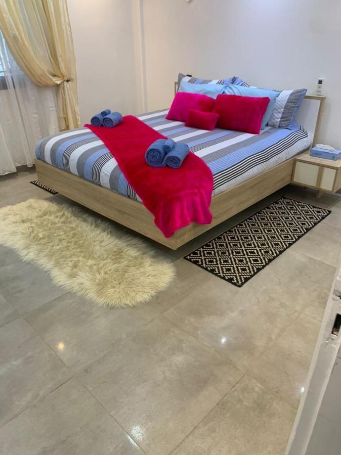 Luxury Suites Chester One Dakar Bagian luar foto