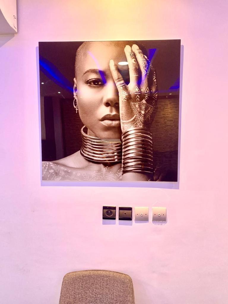 Luxury Suites Chester One Dakar Bagian luar foto
