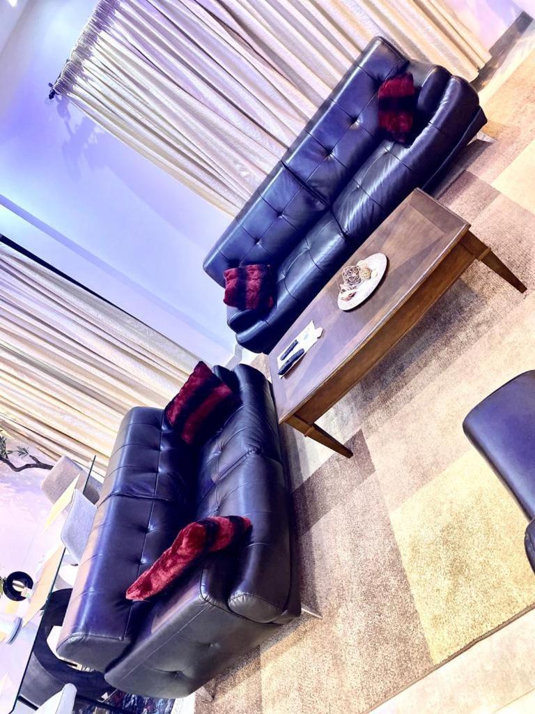 Luxury Suites Chester One Dakar Bagian luar foto
