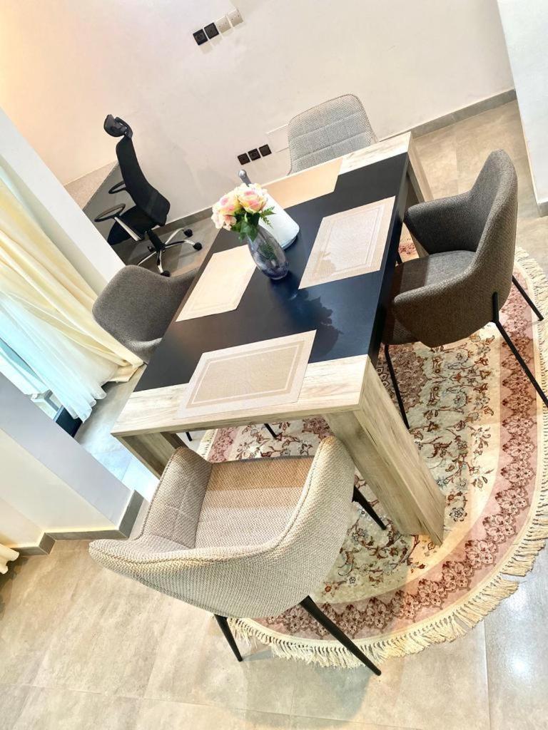 Luxury Suites Chester One Dakar Bagian luar foto