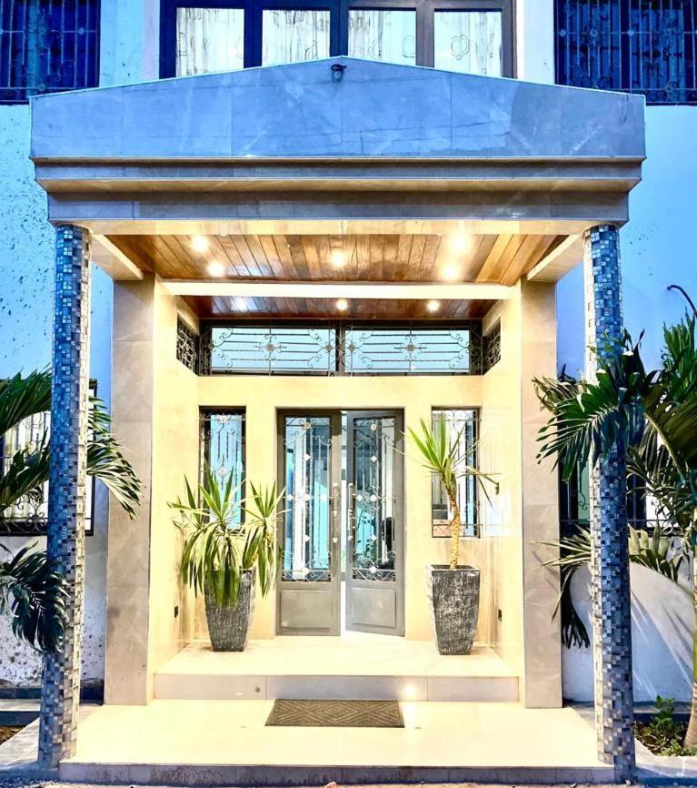 Luxury Suites Chester One Dakar Bagian luar foto